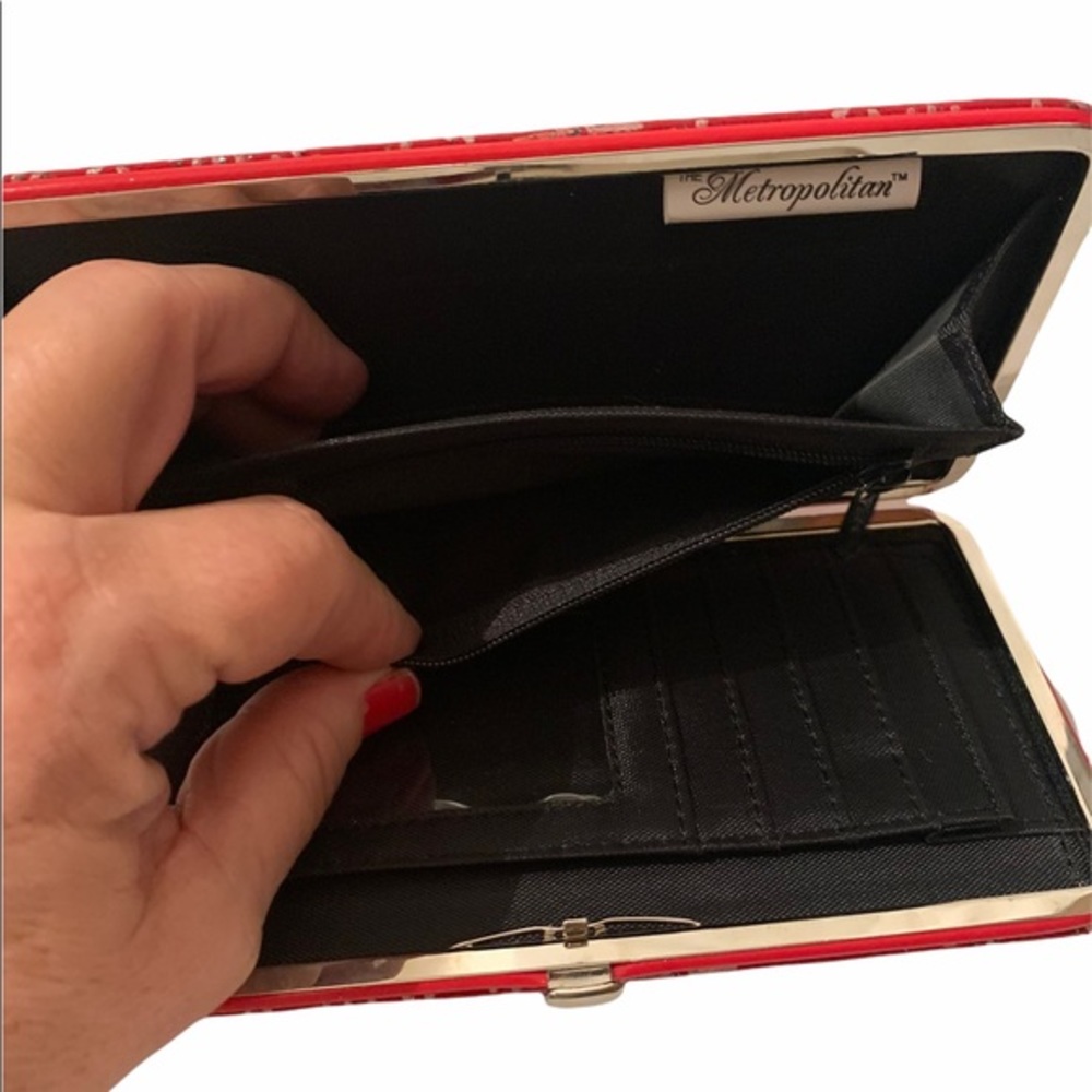 Metropolitan Snowflake Sparkle Wallet - Picture 4 of 7